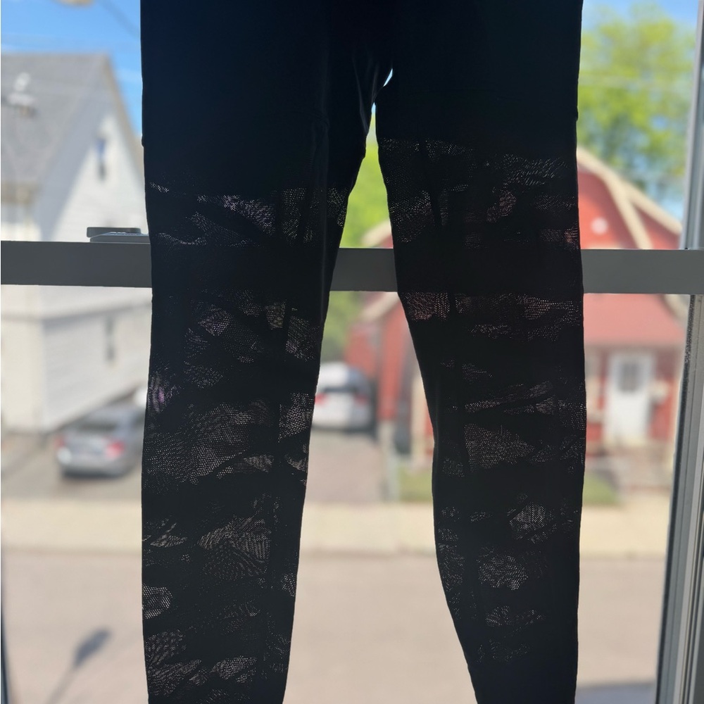 Lululemon Athletica Black Lace Sheer Leggings Size 6